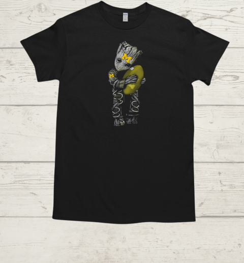 Groot Hug Michigan Wolverines Football  Classic Men's T-shirt