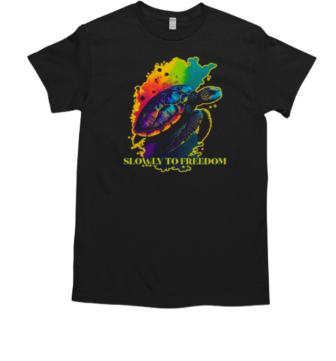 Sea turtle slowly to freedom T-Shirt