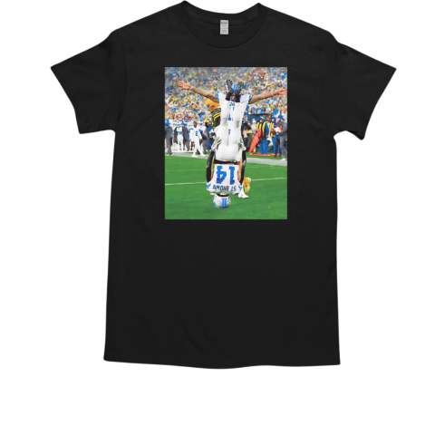 Headstand on the field Amon Ra St. Brown Detroit Lions  Classic Men's T-shirt