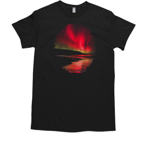 Red Aurora  Classic Men's T-shirt