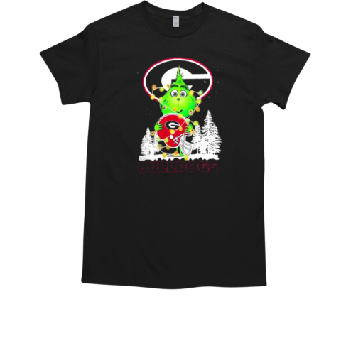 The Grinch Hug Georgia Bulldogs Helmet Christmas T-Shirt